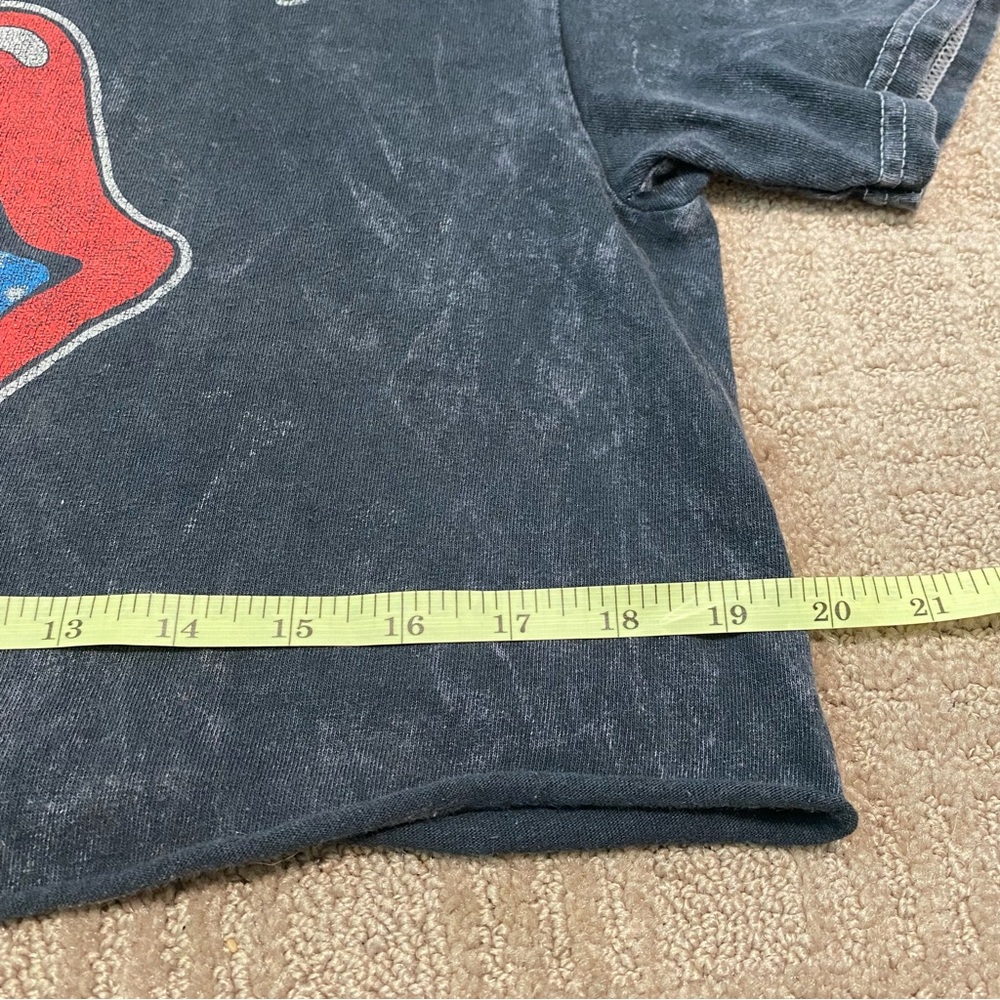 {The Rolling Stones} Cropped Graphic Tee ~ Size Medium - Picture 13 of 16